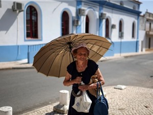 Nắng nóng cực đoan khiến cơ thể lão hóa nhanh như hút thuốc hay uống rượu